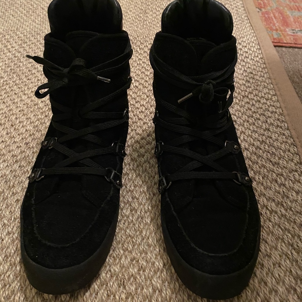Kendall + kylie lace up shearling black boots